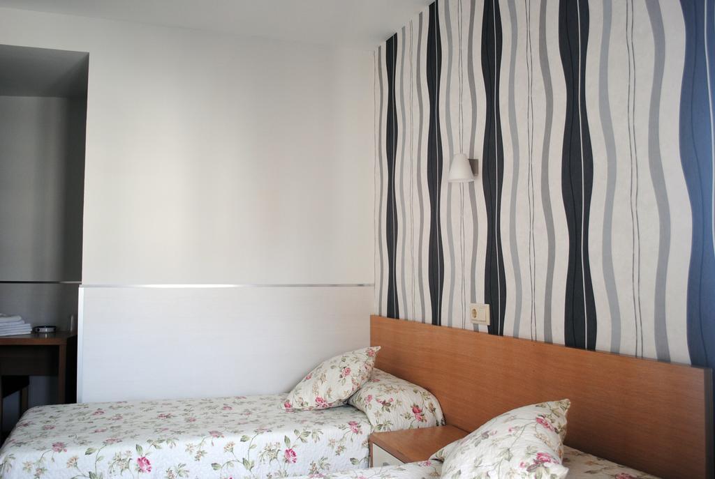 Hostal La Cortijana โลโกรโญ ภายนอก รูปภาพ
