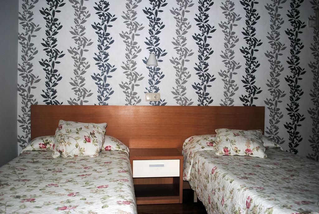 Hostal La Cortijana โลโกรโญ ภายนอก รูปภาพ
