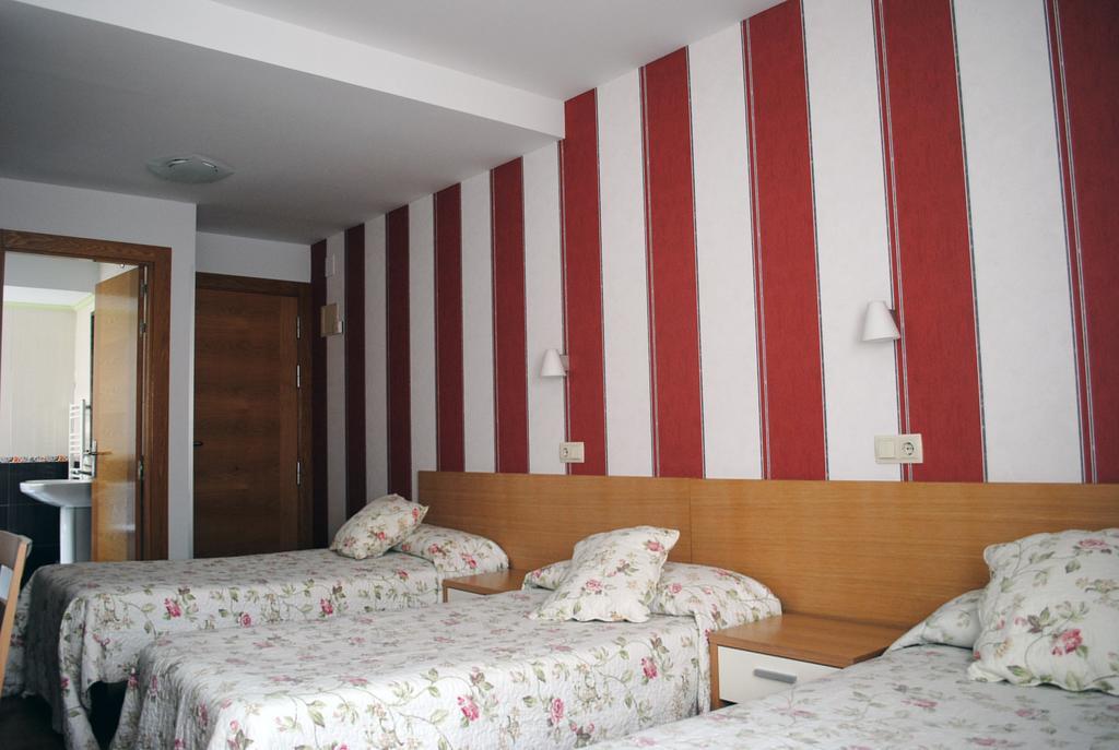 Hostal La Cortijana โลโกรโญ ภายนอก รูปภาพ